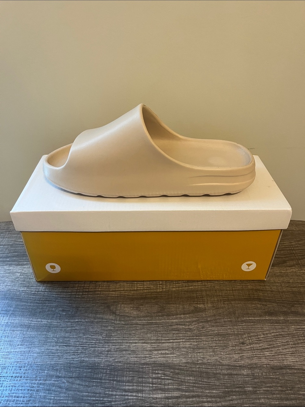 H2K Unis Nude Slide Sandals Lightweight Cushioned Comfort Foam Slides Size 9 NIB